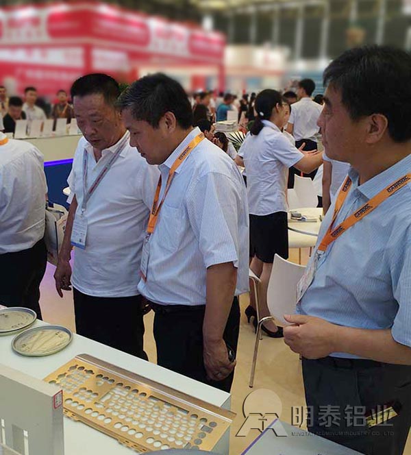 明泰鋁業(yè)展會(huì)現(xiàn)場